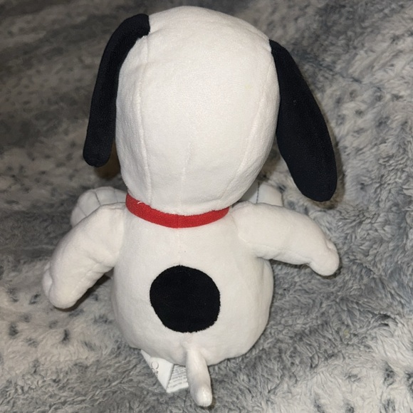 Adults or Kids Snoopy Plushie from the early 1999-2003 days! In great condition - Picture 7 of 7